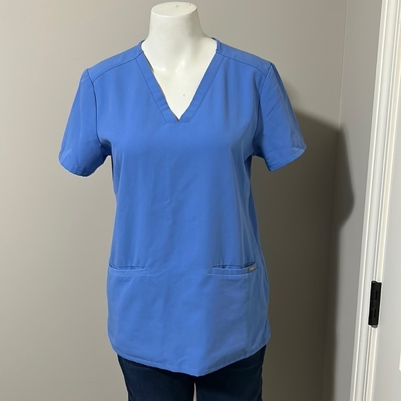 FIGS Technical Collection Casma™ Three-Pocket Scrub Top Blue Nurse Sz XS - Picture 1 of 9